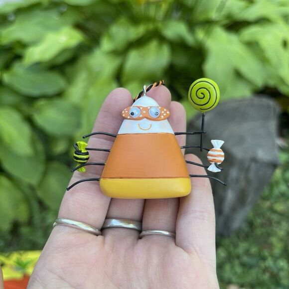 Hallmark Halloween Trimmer Ornaments Sweet and Silly Candy Corn‎ Spider Candy - Picture 1 of 3